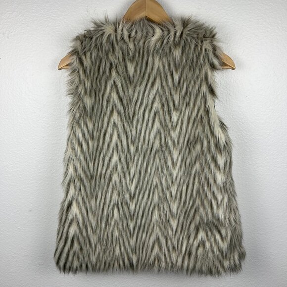 Say What | Faux Fur Off White and Tan Animal Print Fuzzy Vest, size M - Picture 4 of 9